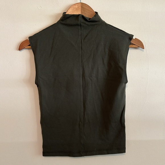 Madewell Funnelneck Cropped Muscle Tank Army Green - Picture 2 of 4